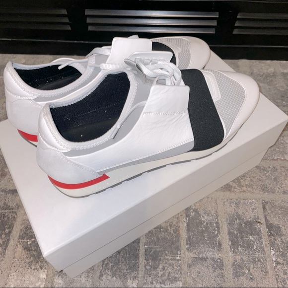 Balenciaga - Picture 7 of 9